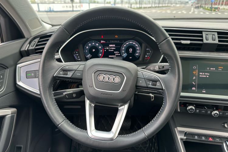 Used Audi Q3 2019 35 TFSI Advanced Dynamic Edition Interior 8