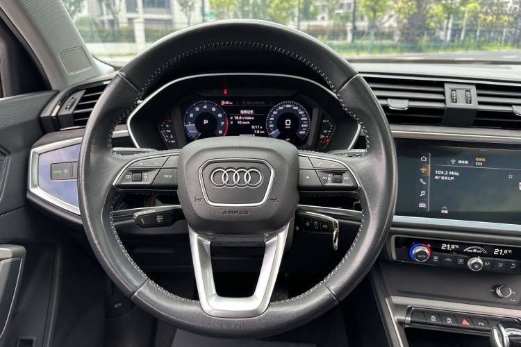 Used Audi Q3 2019 35 TFSI Advanced Dynamic Edition Interior 9