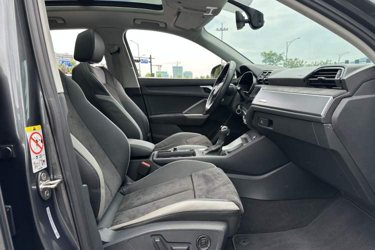 Used Audi Q3 2019 35 TFSI Advanced Dynamic Edition Interior 9