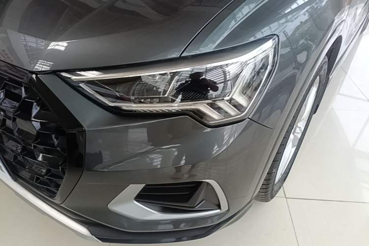 Used Audi Q3 2019 40 TFSI Fashionable and Elegant Model Left Front Headlight