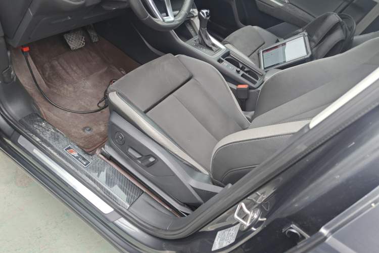 Used Audi Q3 2019 35 TFSI Advanced Dynamic Edition Left Front Seat