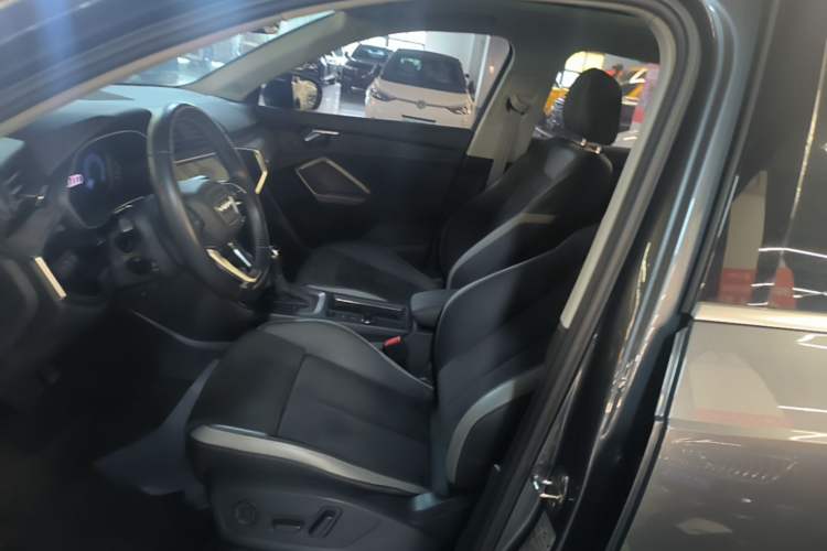 Used Audi Q3 2019 35 TFSI Advanced Dynamic Edition Left Front Seat