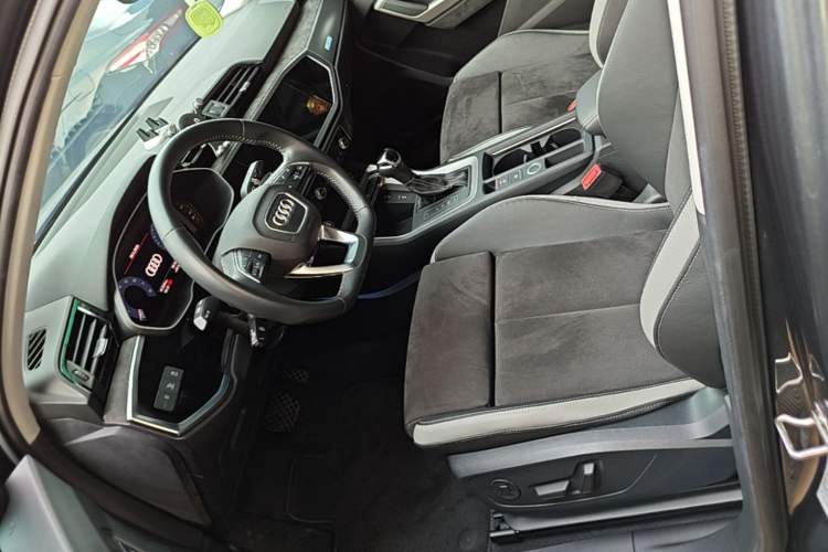 Used Audi Q3 2019 40 TFSI Fashion Dynamic Model Left Front Seat