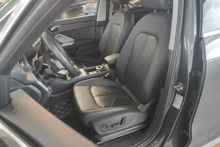 Used Audi Q3 2019 35 TFSI Advanced Style Edition Left Front Seat
