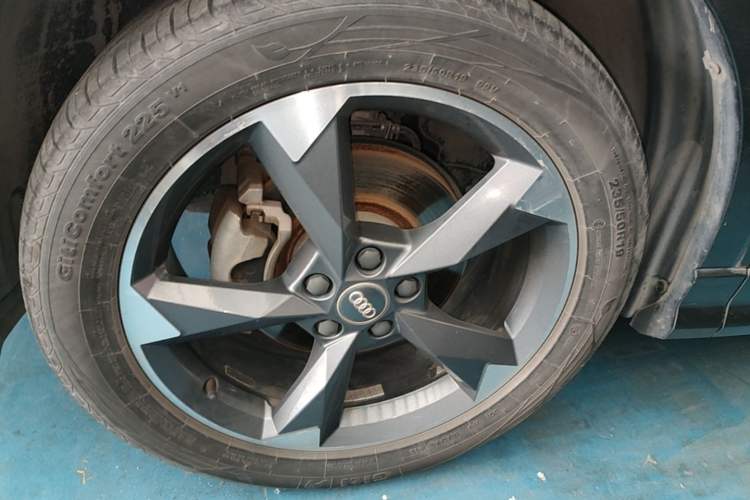 Used Audi Q3 2019 35 TFSI Fashion Dynamic Model Left Front Wheel Hub