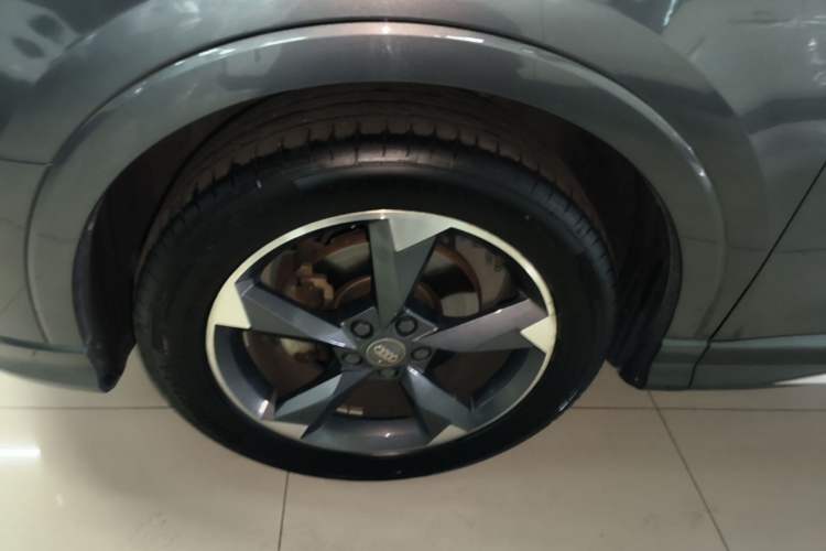 Used Audi Q3 2019 35 TFSI Fashion Dynamic Model Left Front Wheel Hub