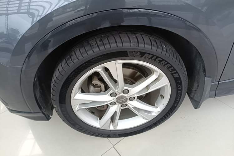 Used Audi Q3 2019 40 TFSI Fashionable and Elegant Model Left Front Wheel Hub