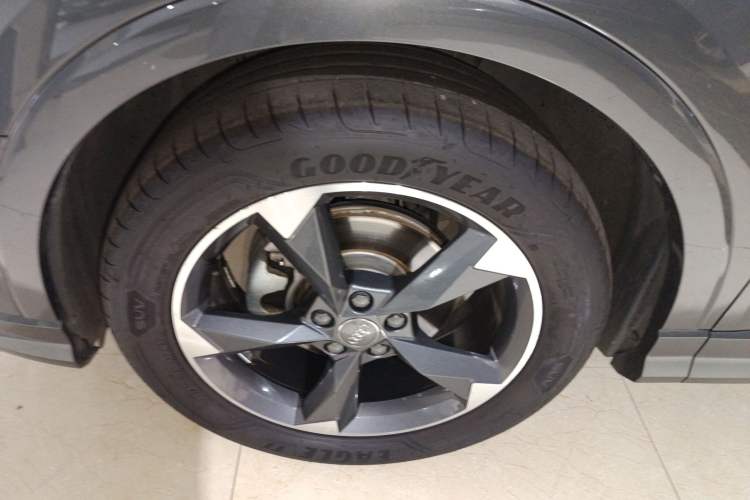Used Audi Q3 2019 35 TFSI Fashion Dynamic Model Left Front Wheel Hub