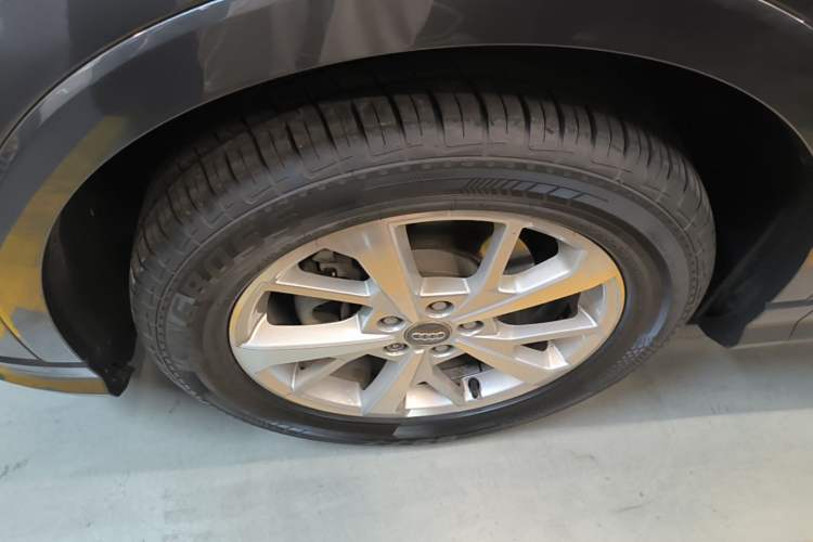 Used Audi Q3 2019 35 TFSI Advanced Dynamic Edition Left Front Wheel Hub