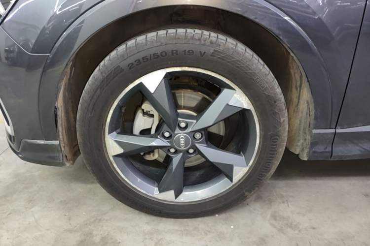 Used Audi Q3 2019 40 TFSI Fashion Dynamic Model Left Front Wheel Hub