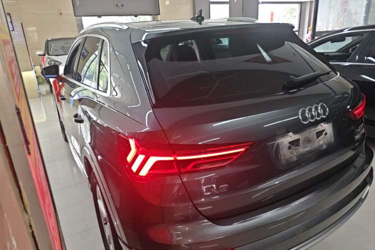 Used Audi Q3 2019 35 TFSI Advanced Dynamic Edition Rear Left 45 Deg