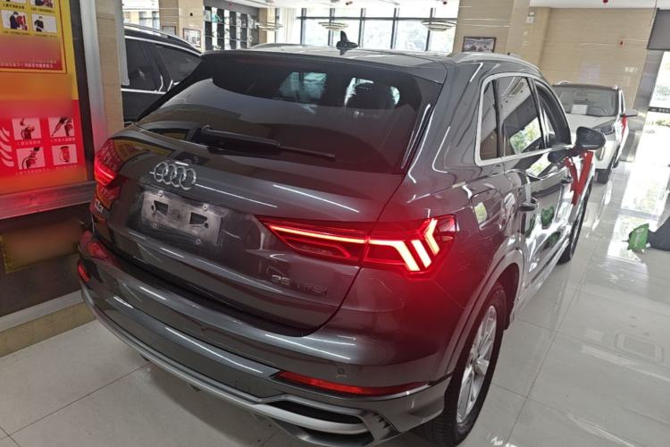 Used Audi Q3 2019 35 TFSI Advanced Dynamic Edition Rear Right 45 Deg