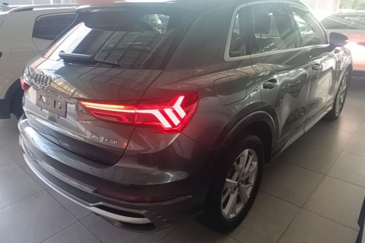 Used Audi Q3 2019 35 TFSI Advanced Dynamic Edition Rear Right 45 Deg