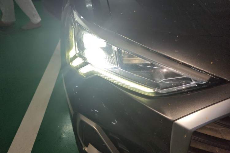 Used Audi Q3 2019 40 TFSI Fashion Dynamic Model Right Front Headlight