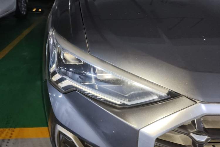Used Audi Q3 2019 40 TFSI Fashion Dynamic Model Right Front Headlight