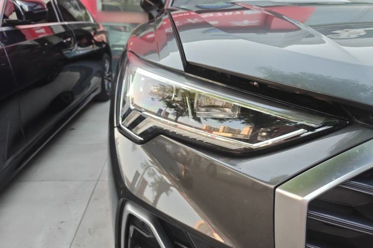Used Audi Q3 2019 35 TFSI Fashion Dynamic Model Right Front Headlight