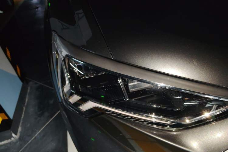 Used Audi Q3 2019 35 TFSI Fashion Dynamic Model Right Front Headlight
