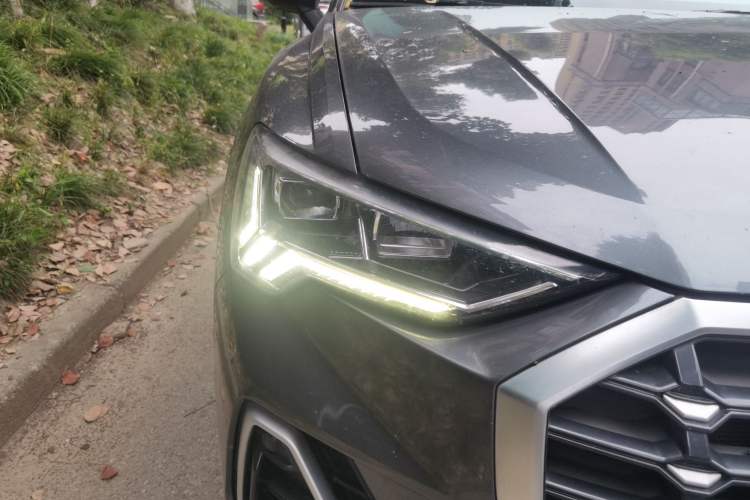 Used Audi Q3 2019 35 TFSI Fashion Dynamic Model Right Front Headlight