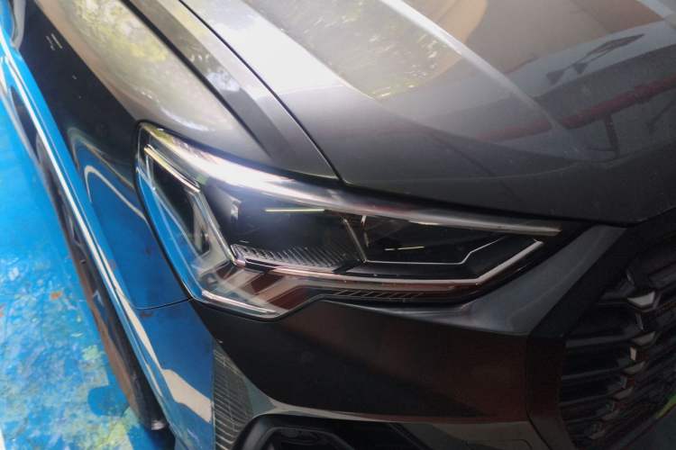 Used Audi Q3 2019 40 TFSI quattro Fashion Dynamic Model Right Front Headlight