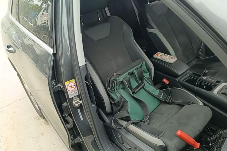 Used Audi Q3 2019 35 TFSI Advanced Dynamic Edition Right Front Seat