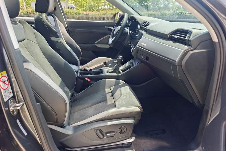 Used Audi Q3 2019 35 TFSI Advanced Dynamic Edition Right Front Seat