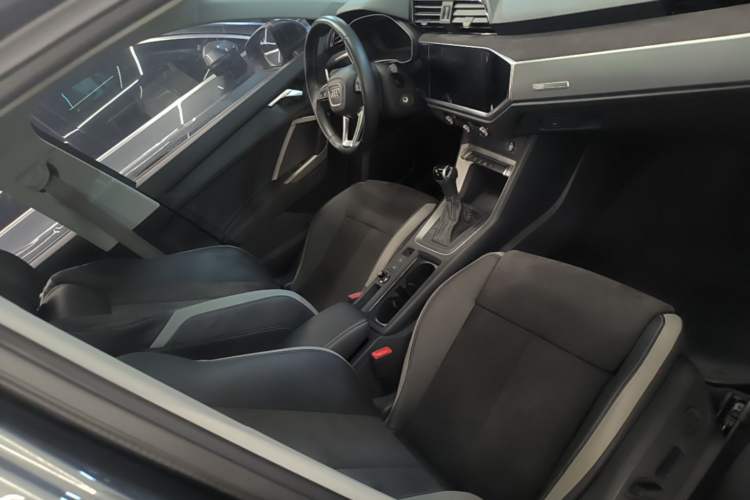 Used Audi Q3 2019 35 TFSI Advanced Dynamic Edition Right Front Seat