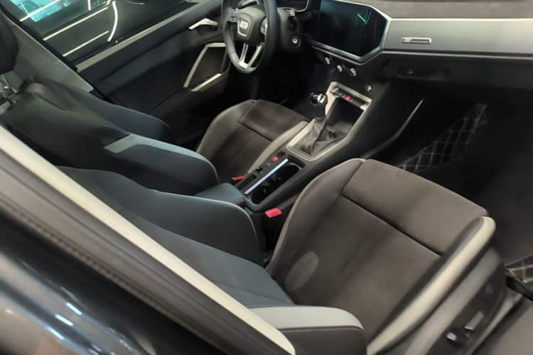 Used Audi Q3 2019 35 TFSI Advanced Dynamic Edition Right Front Seat