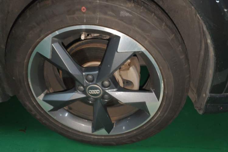 Used Audi Q3 2019 40 TFSI Fashion Dynamic Model Right Front Wheel Hub