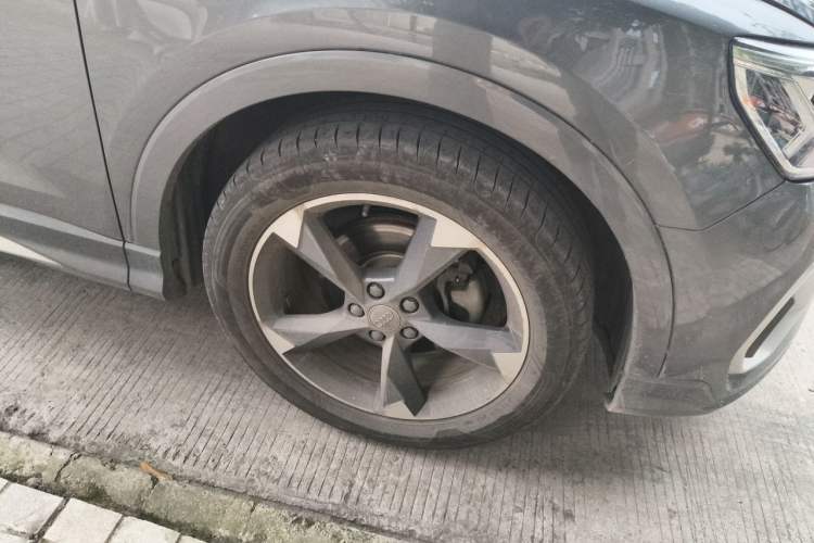 Used Audi Q3 2019 35 TFSI Fashion Dynamic Model Right Front Wheel Hub