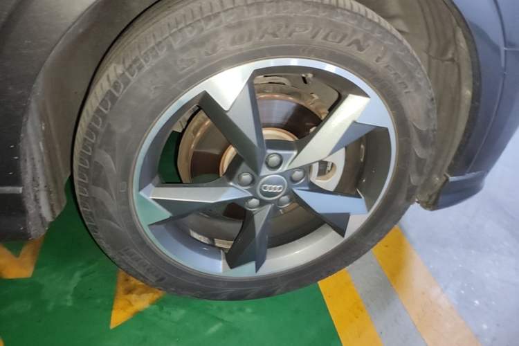 Used Audi Q3 2019 40 TFSI Fashion Dynamic Model Right Front Wheel Hub