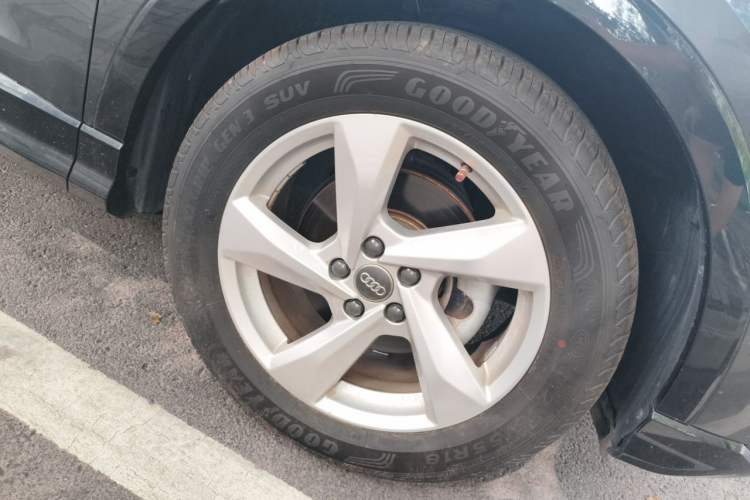 Used Audi Q3 2019 35 TFSI Advanced Style Edition Right Front Wheel Hub