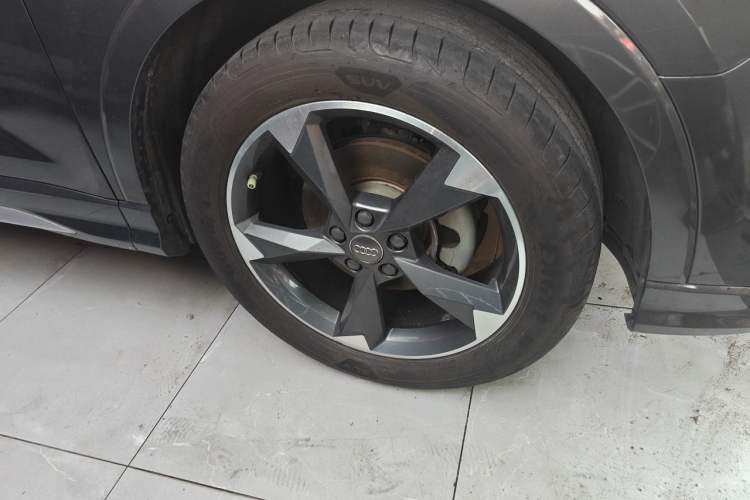Used Audi Q3 2019 35 TFSI Fashion Dynamic Model Right Front Wheel Hub