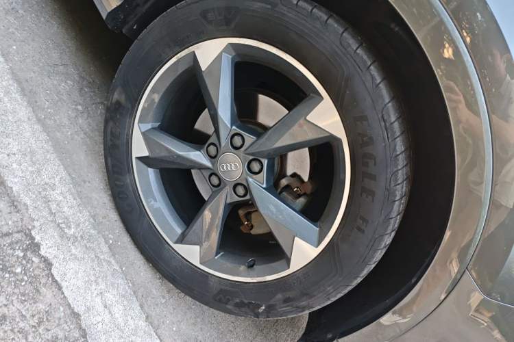 Used Audi Q3 2019 35 TFSI Fashion Dynamic Model Right Front Wheel Hub