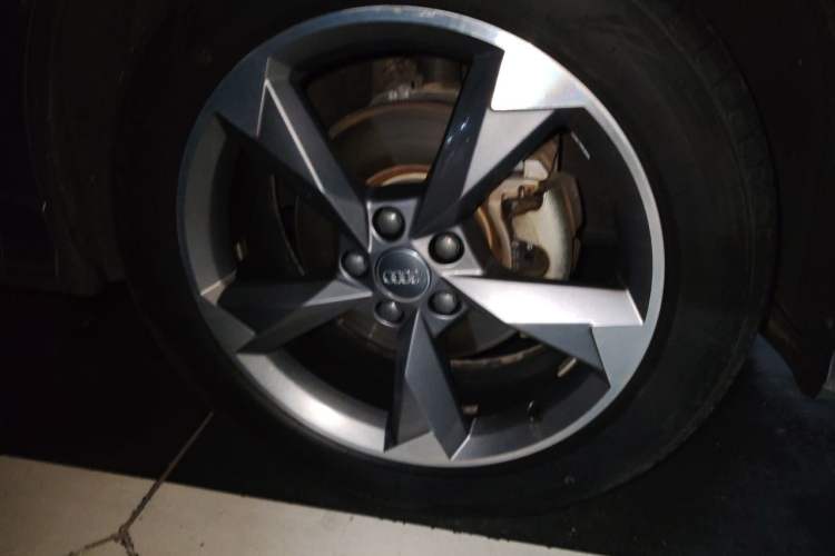 Used Audi Q3 2019 35 TFSI Fashion Dynamic Model Right Front Wheel Hub