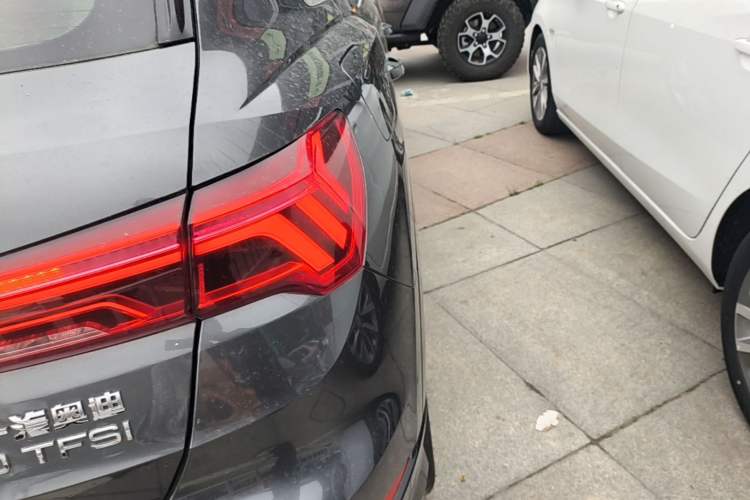 Used Audi Q3 2019 40 TFSI Fashionable and Elegant Model Right Rear Taillight