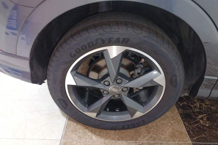 Used Audi Q3 2019 35 TFSI Fashion Dynamic Model Right Rear Wheel Hub