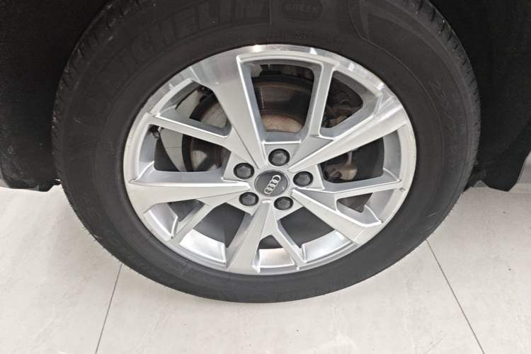Used Audi Q3 2019 35 TFSI Advanced Dynamic Edition Right Rear Wheel Hub