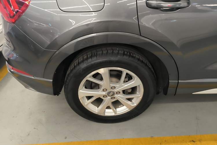 Used Audi Q3 2019 35 TFSI Advanced Dynamic Edition Right Rear Wheel Hub