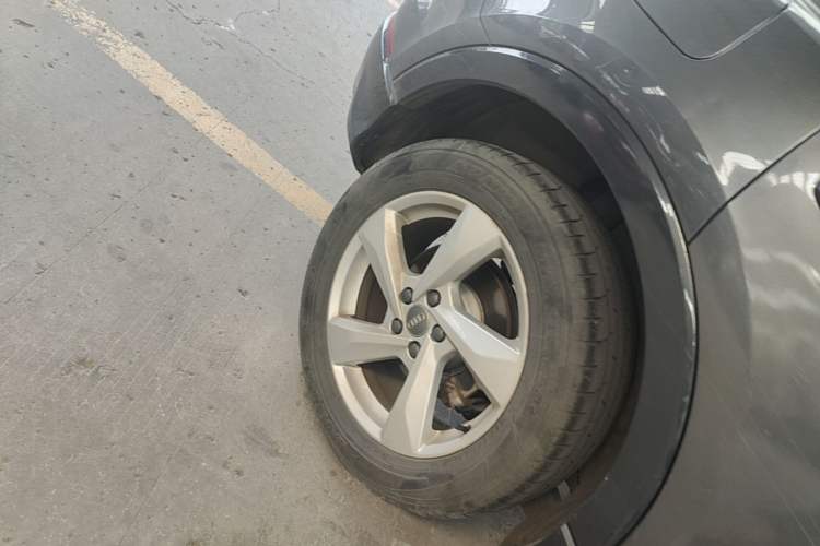 Used Audi Q3 2019 35 TFSI Advanced Style Edition Right Rear Wheel Hub