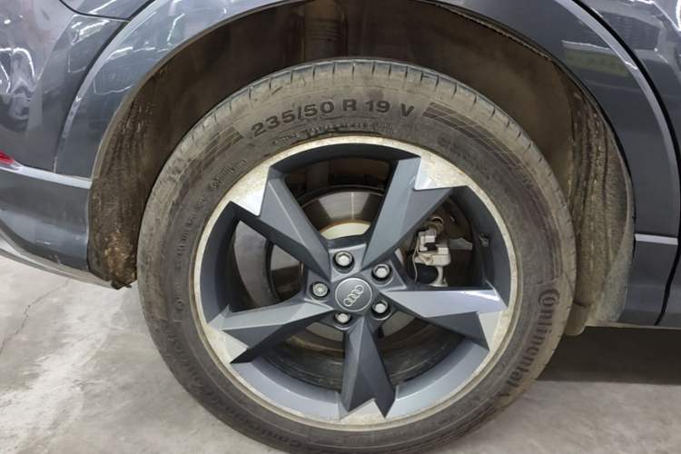 Used Audi Q3 2019 40 TFSI Fashion Dynamic Model Right Rear Wheel Hub
