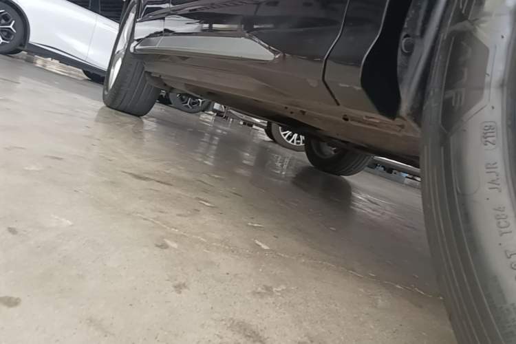 Used Audi Q3 2019 35 TFSI Fashionable and Elegant Model Right Side Sill
