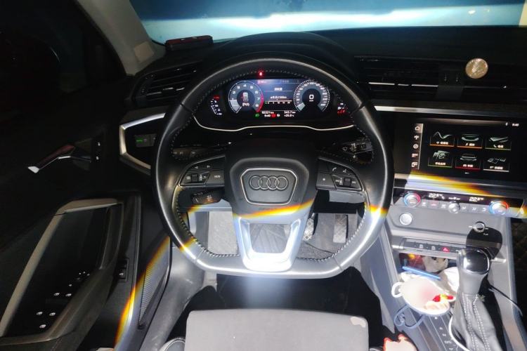 Used Audi Q3 2019 35 TFSI Fashion Dynamic Model Steering Wheel