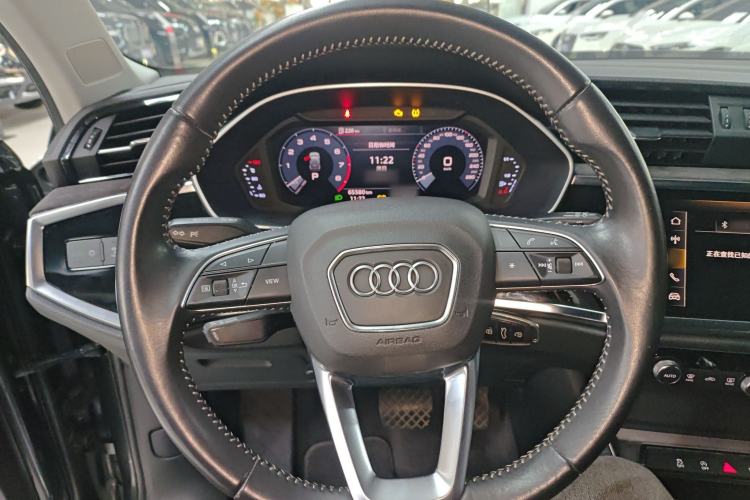 Used Audi Q3 2019 35 TFSI Advanced Dynamic Edition Steering Wheel