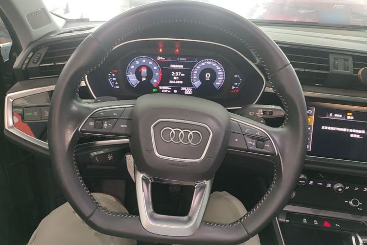 Used Audi Q3 2019 35 TFSI Fashion Dynamic Model Steering Wheel
