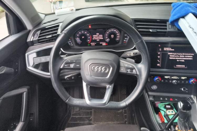 Used Audi Q3 2019 35 TFSI Fashion Dynamic Model Steering Wheel