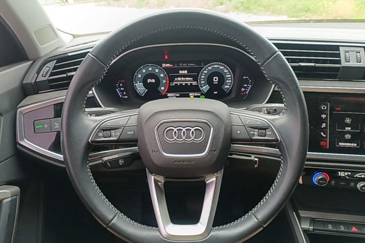 Used Audi Q3 2019 35 TFSI Advanced Dynamic Edition Steering Wheel
