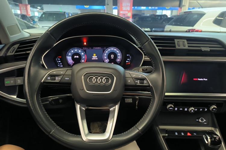 Used Audi Q3 2019 35 TFSI Advanced Dynamic Edition Steering Wheel