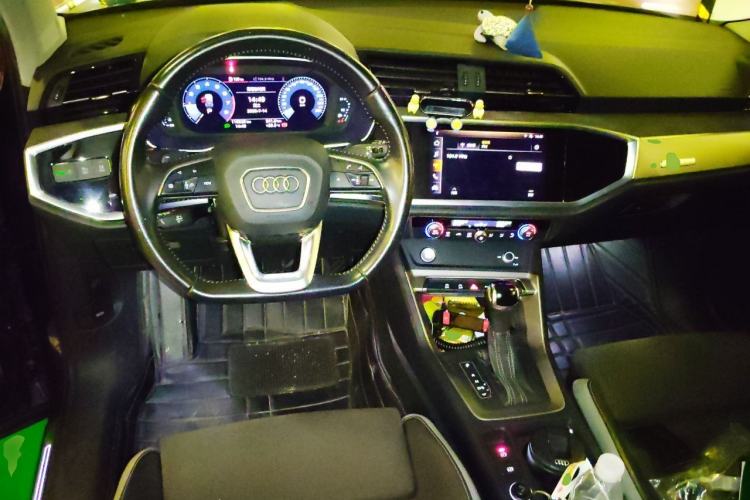 Used Audi Q3 2019 35 TFSI Fashion Dynamic Model Steering Wheel