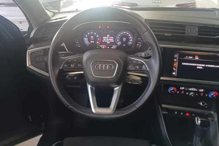 Used Audi Q3 2019 35 TFSI Advanced Dynamic Edition Steering Wheel