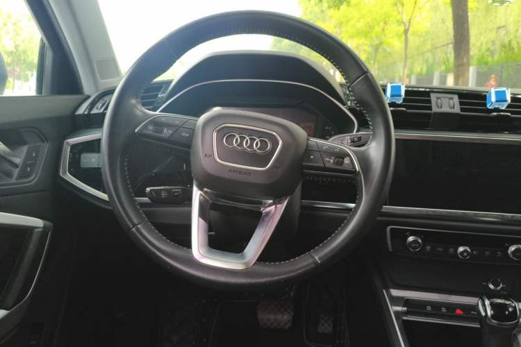Used Audi Q3 2019 35 TFSI Advanced Style Edition Steering Wheel